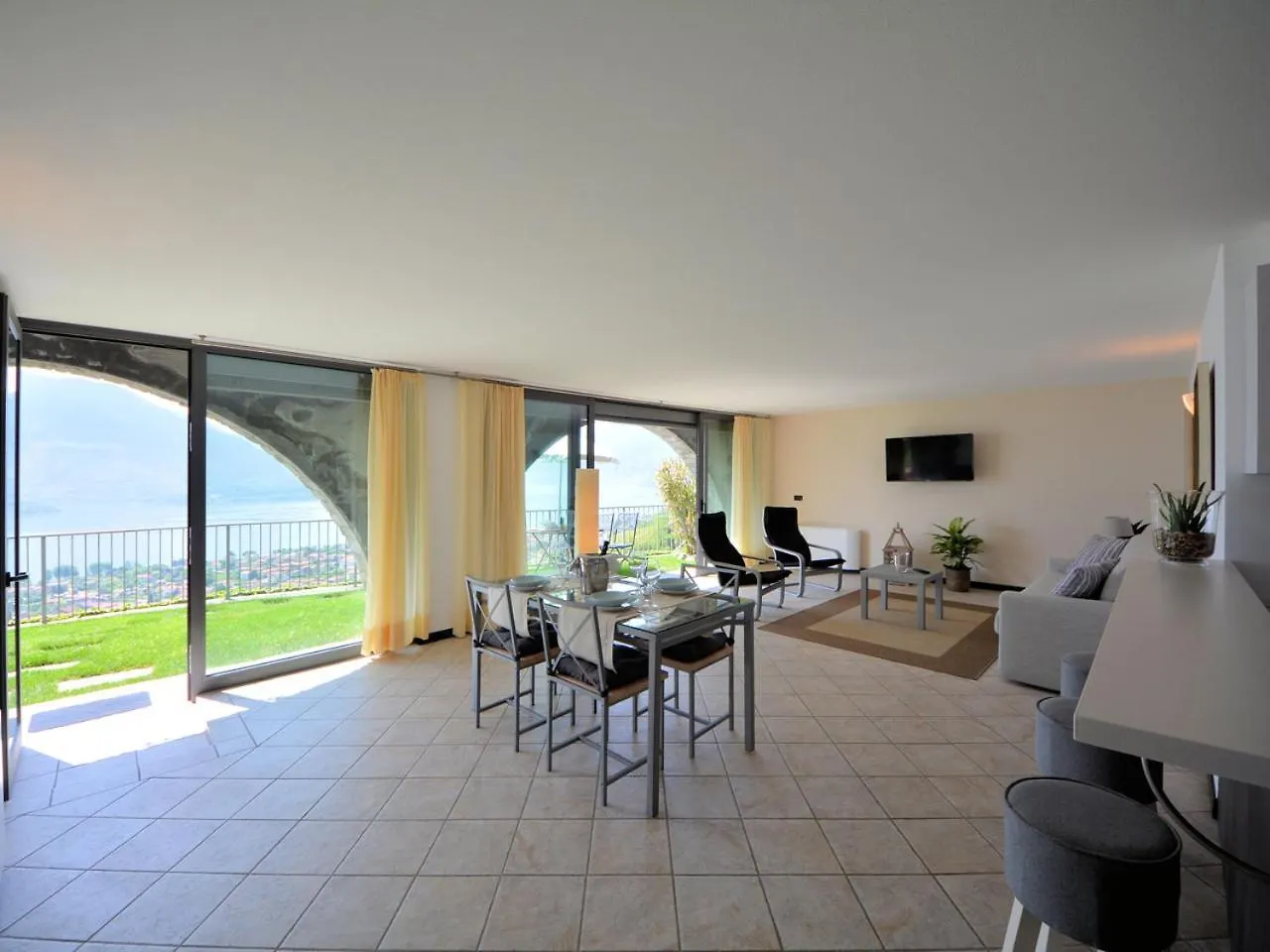 Holiway Home Larianella Vercana Apartment